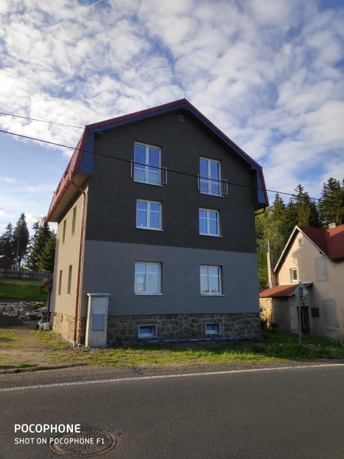 Apartman Raketa Pernink 외부 사진
