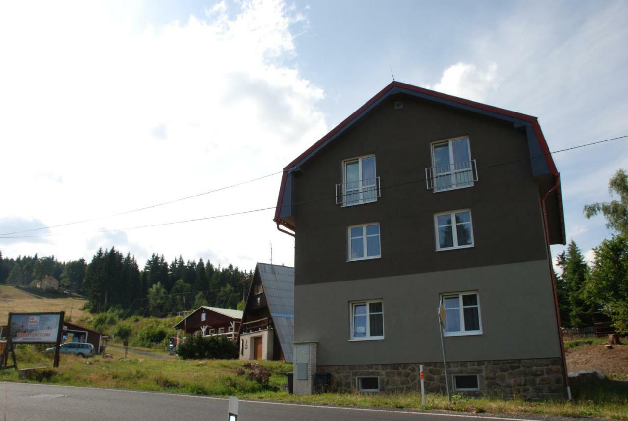 Apartman Raketa Pernink 외부 사진